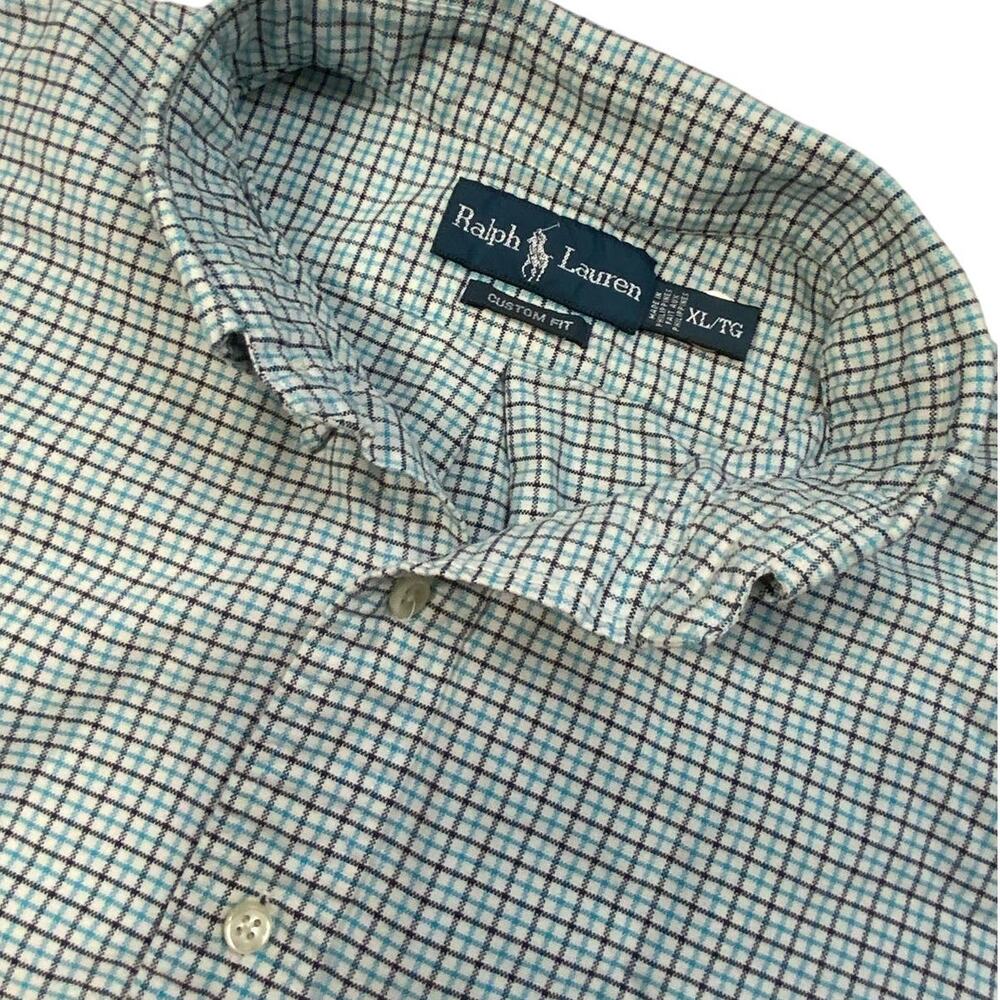 Ralph Lauren Custom Fit Button Down Shirt - Size Large